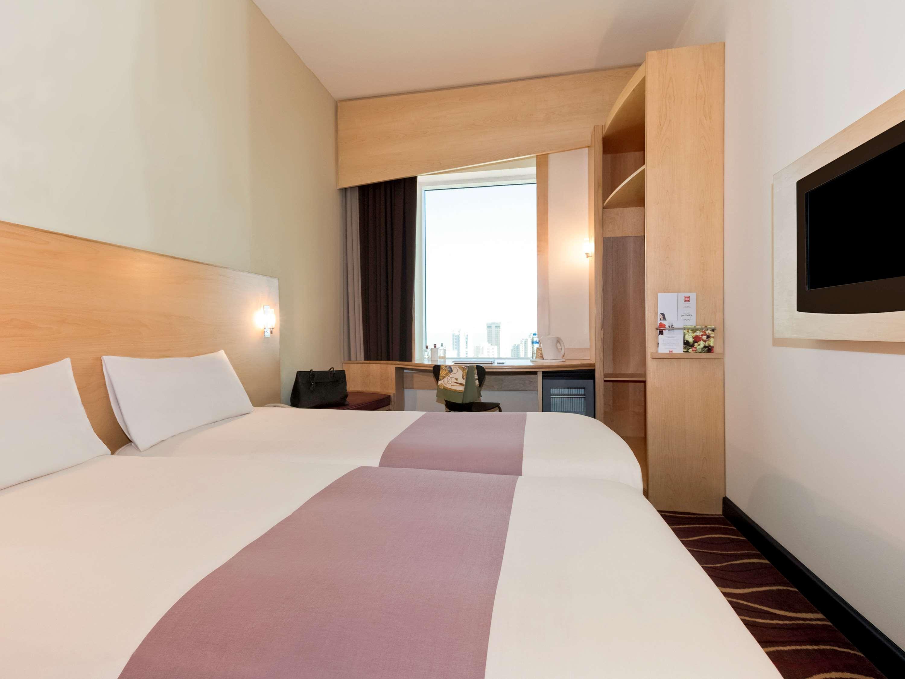 Ibis Sharq Hotel Kuwait City Bagian luar foto