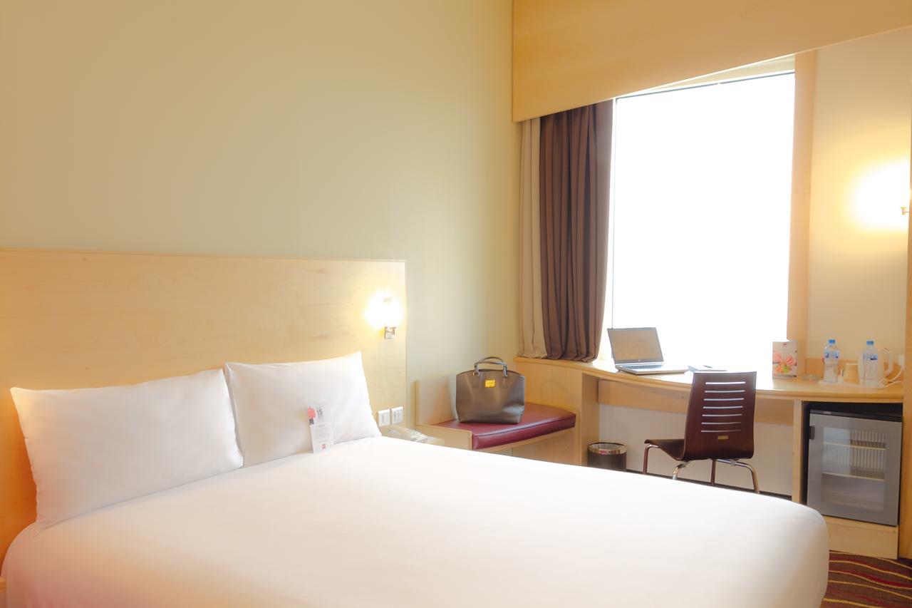 Ibis Sharq Hotel Kuwait City Bagian luar foto